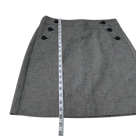 Ann Taylor Factory Women SZ 8 Black Houndstooth Button Accent Knee Skirt Lined - Picture 6 of 9